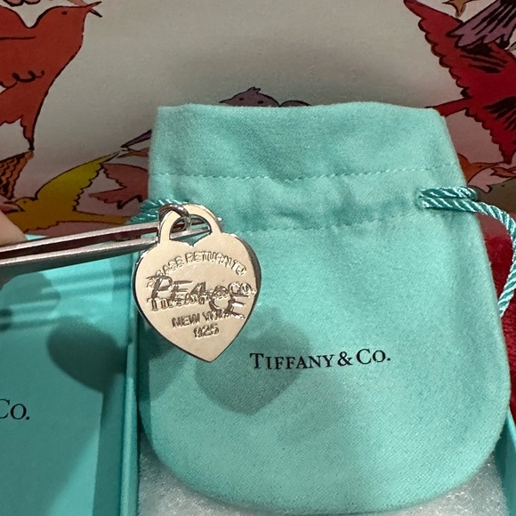 SOLD Authentic Tiffany & Co. retired large Heart Peace charm - Picture 3 of 9